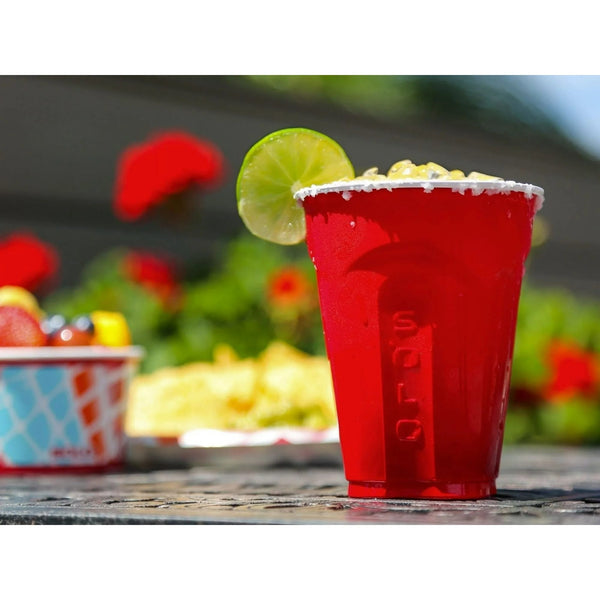 Red Party Plastic Disposable Cups, 18 oz - 1 pack - 50 Count per pack - plus 3 My Outlet Mall Resealable Storage Pouches